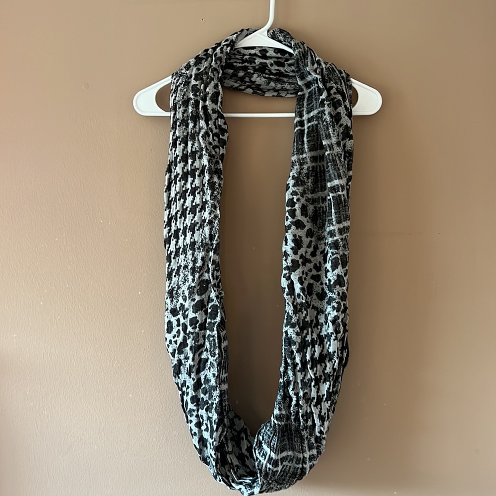Infinity scarf - Picture 2 of 2